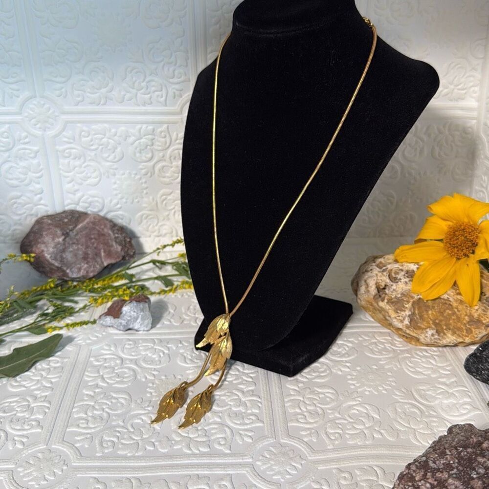 Vintage Gold Tone Y Drop‎ Rope Chain Gold Brush Leaf Pendant Bolo Style 16”- 19”